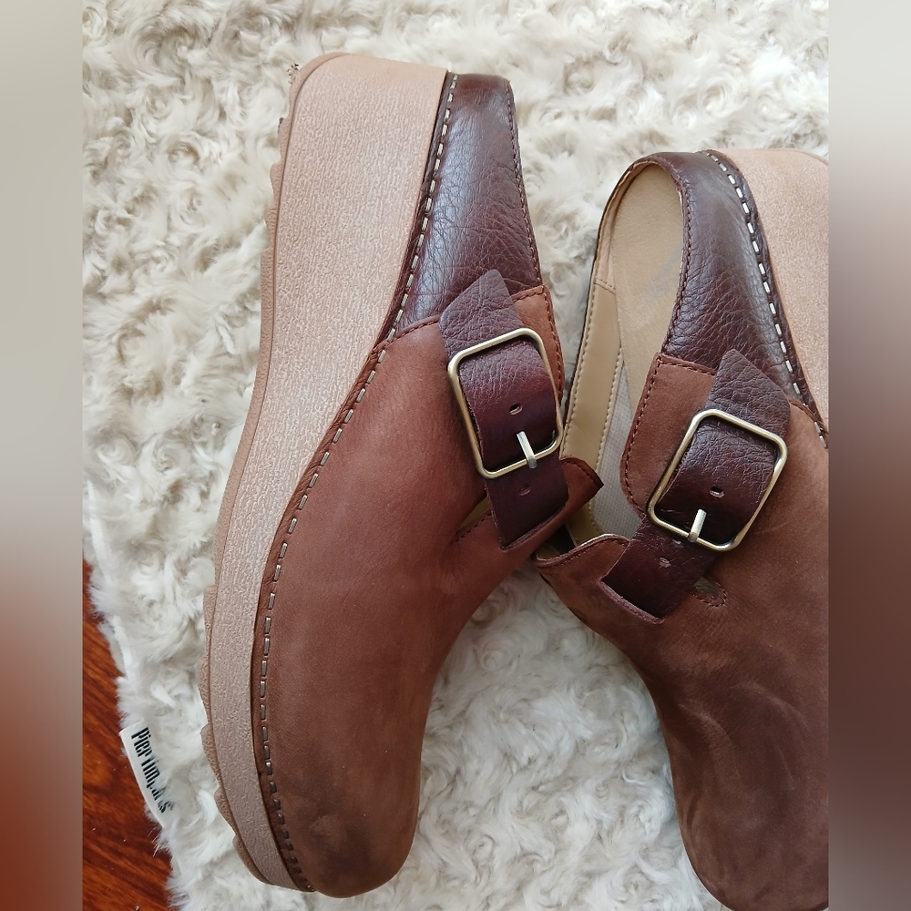 🏷 Dansko Women's CAIA Buckled Leather Wedge Clog Shoe - Picture 10 of 15